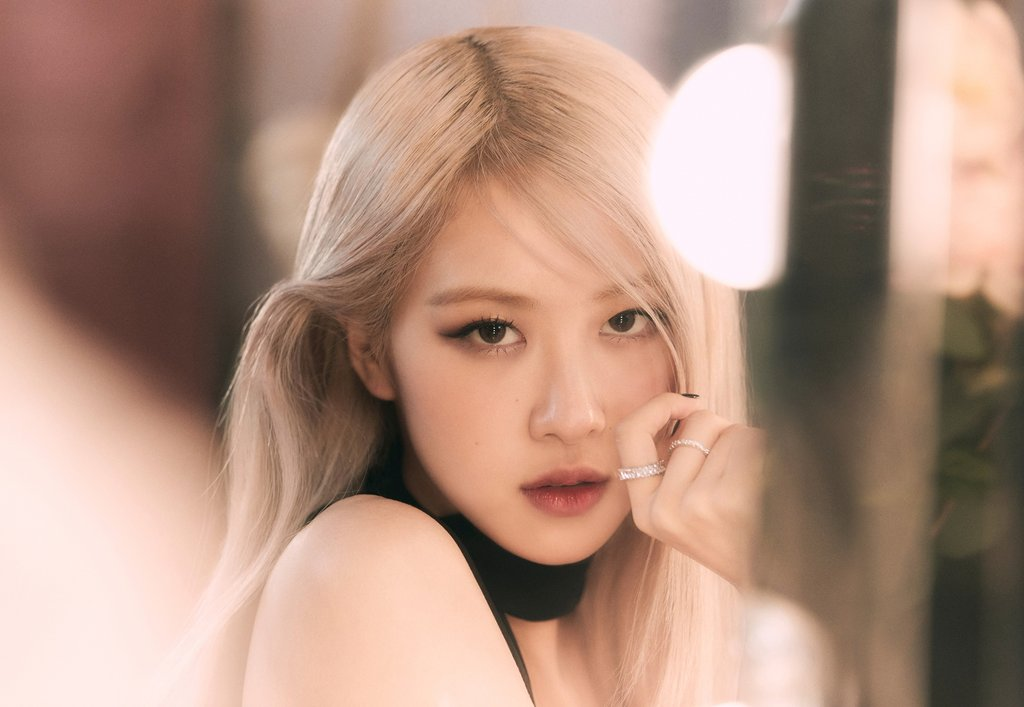 ROSÉ de BLACKPINK anuncia ‘rosie’, su primer álbum en solitario