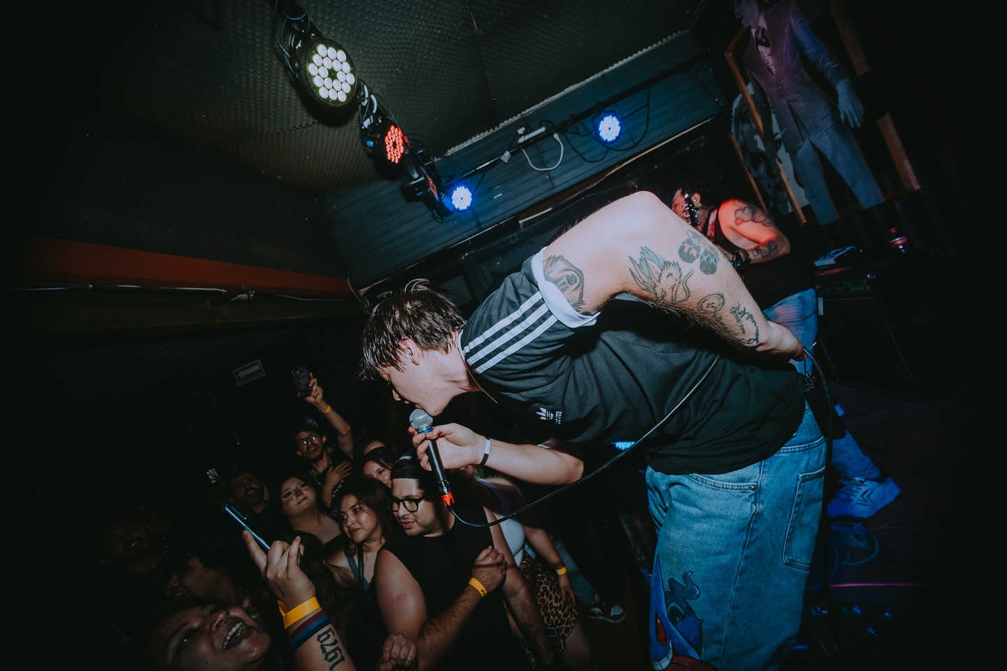 MIKI prepara un show íntimo en el Fuck Off Room este 25 de julio