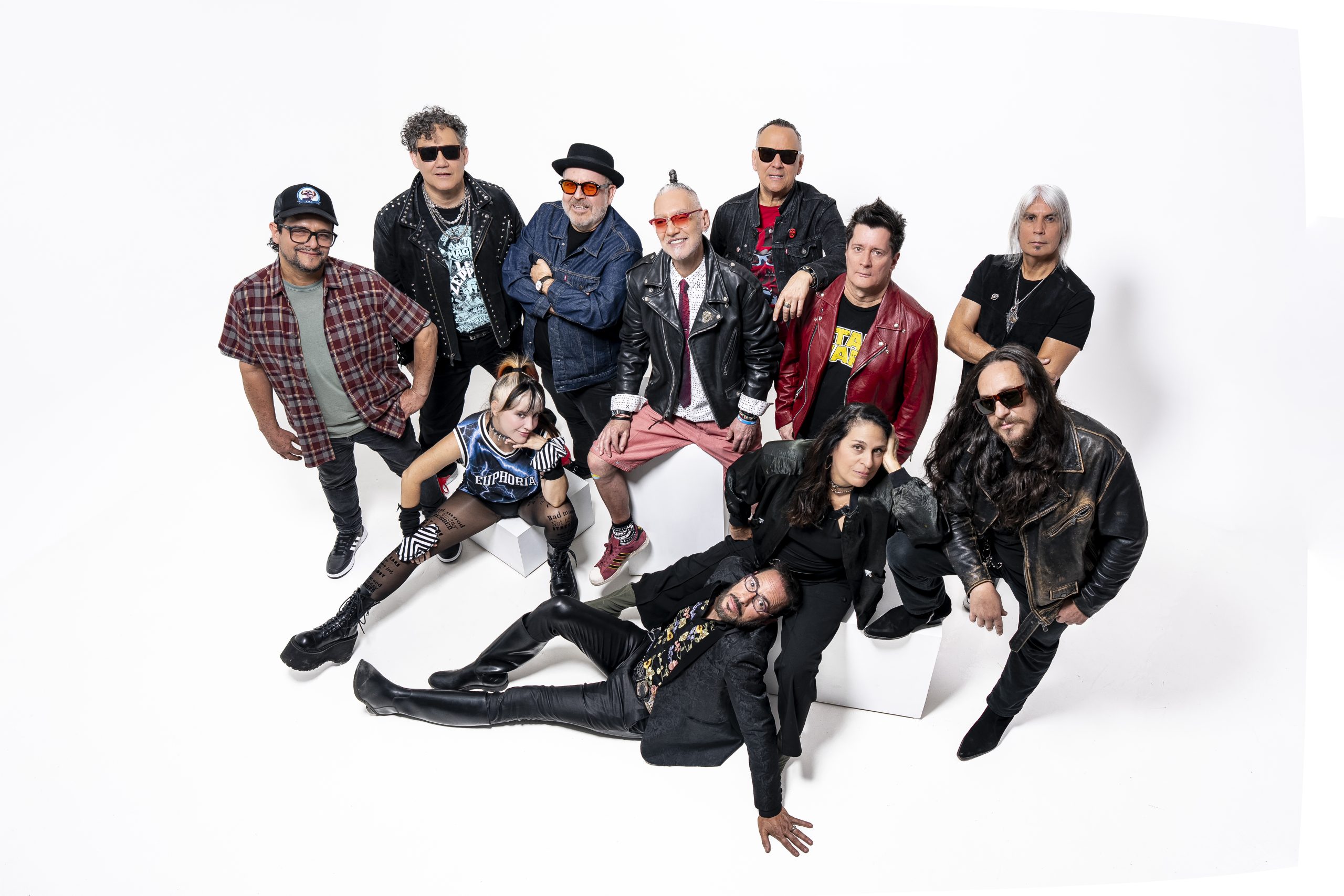 Sabo Romo celebra 10 años de “Rock en Tu Idioma” con concierto monumental en el Auditorio Nacional